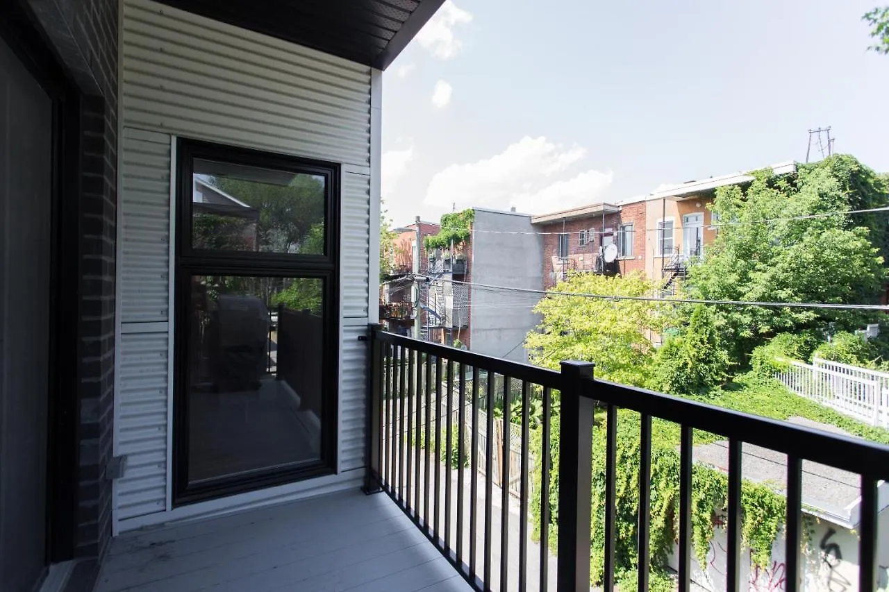 Exquisite Modern Condo In Little Italy By Den Stays Montréal