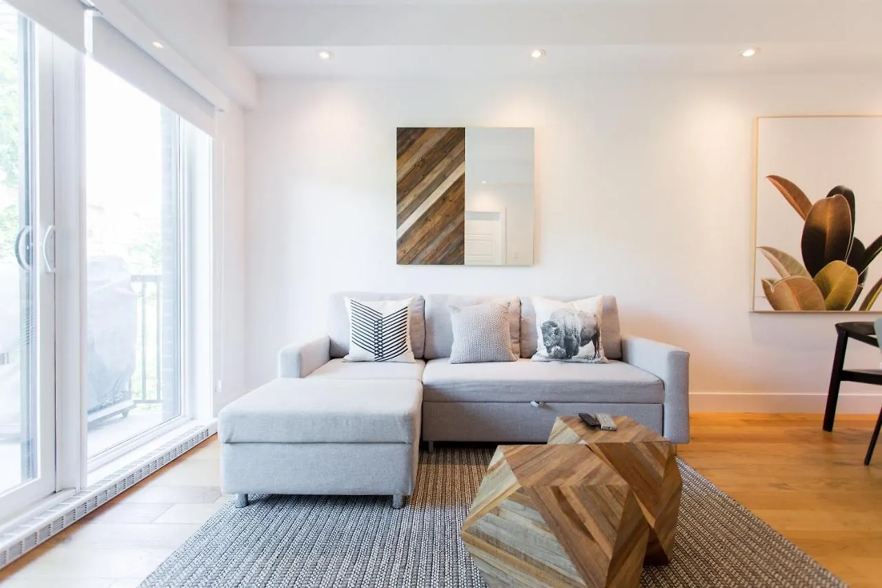 Exquisite Modern Condo In Little Italy By Den Stays Montréal
