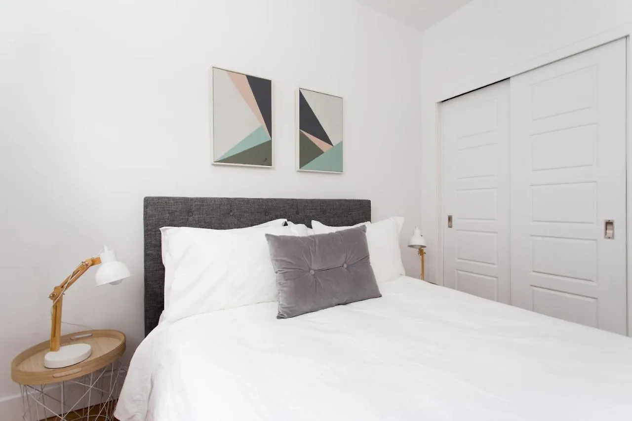 Exquisite Modern Condo In Little Italy By Den Stays Montréal